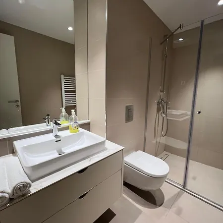 Cba Sweat Waterfront Apartamento